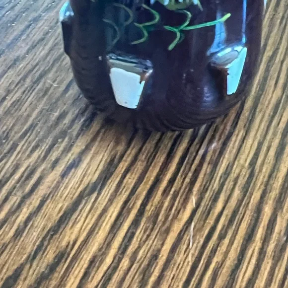 Vintage Black Ceramic Salt and Pepper Shakers - Picture 10 of 11